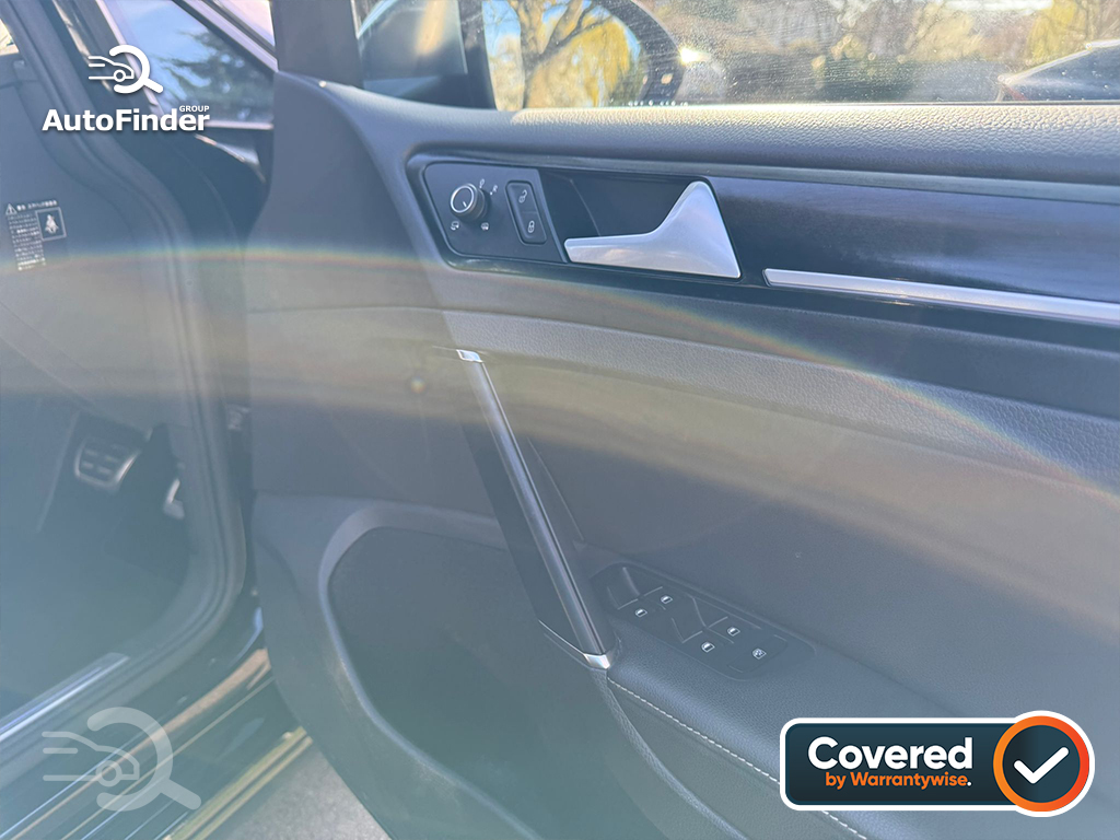 
								Volkswagen Golf R full									